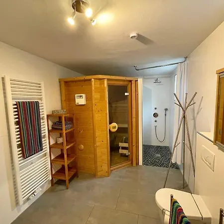 Wohnen Im Gruenen, Privatsauna, Stadtnah, Ruheoase Apartman